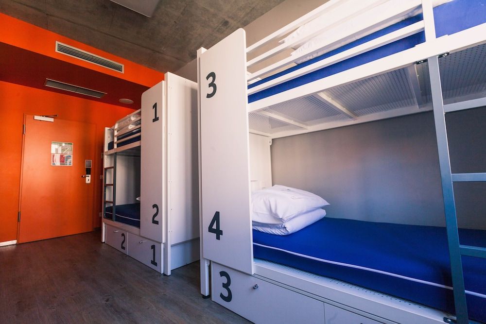 Generator Berlin Mitte Private 4 bed Room 3