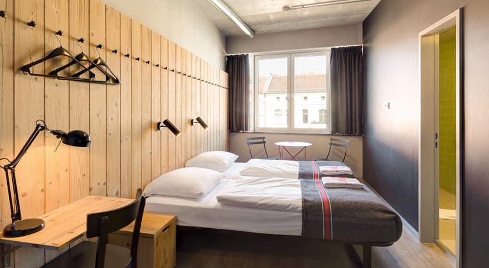 Generator Berlin Mitte Deluxe Twin 5