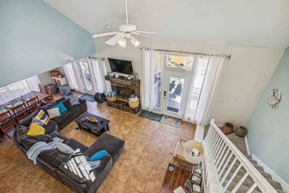 House (4 Bedrooms)