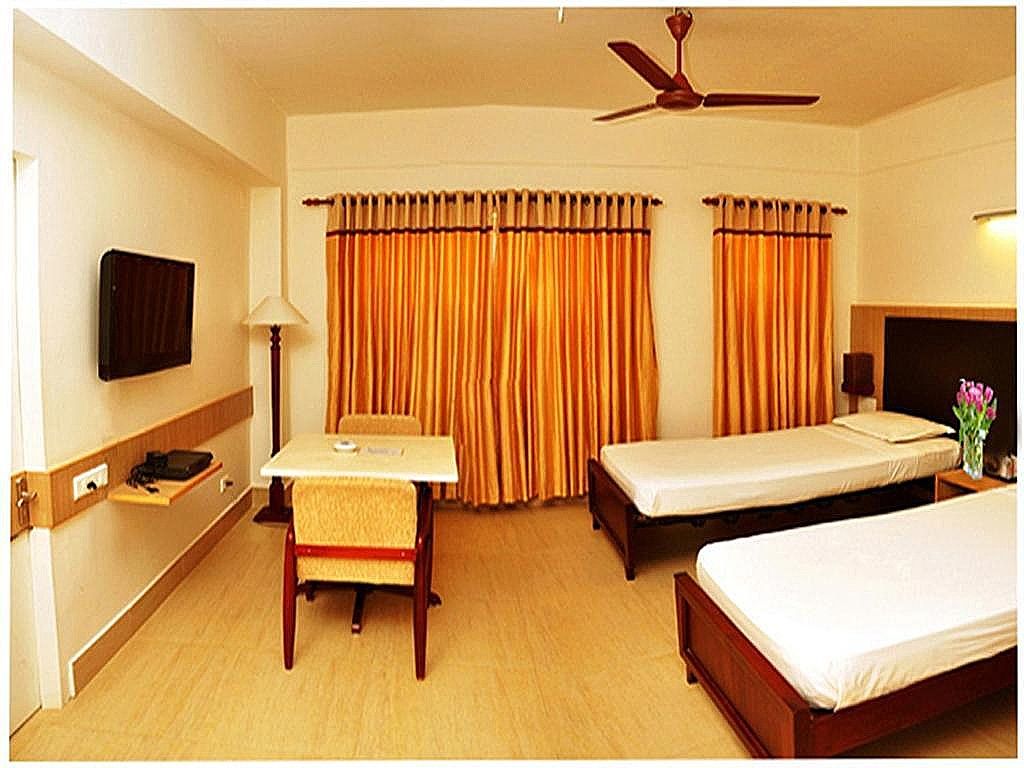 Bharat Hotel Deluxe Double Room AC 3