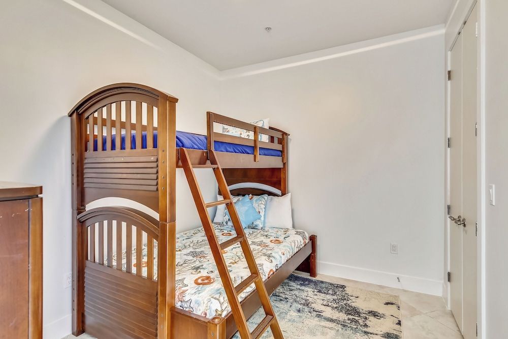 Condo (3 Bedrooms)