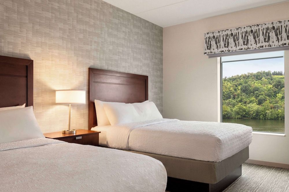 Room, 2 Queen Beds, Accessible (Mobility & Hearing, Roll-in Shower)