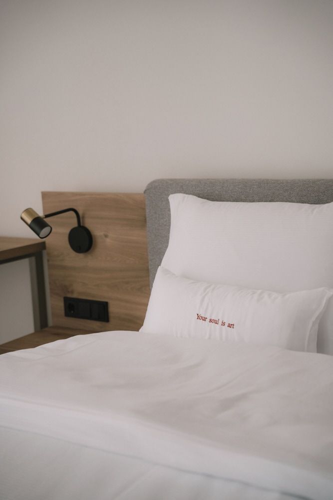 undefined FortyPlusOne Hotel 6