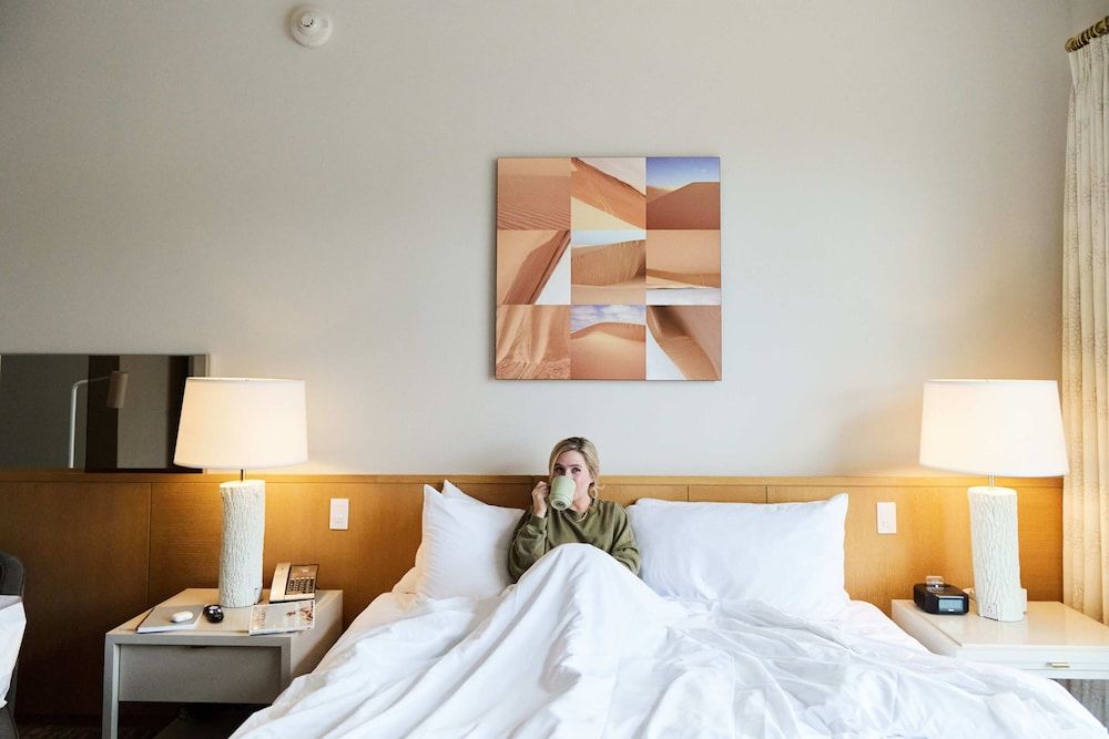 Deluxe Room, 1 King Bed, Accessible