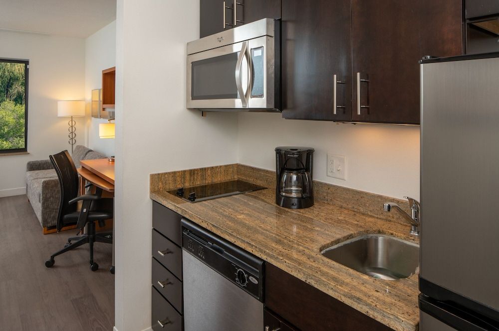 Suite, 1 Bedroom (Mobility/Hearing Accessible, Tub)