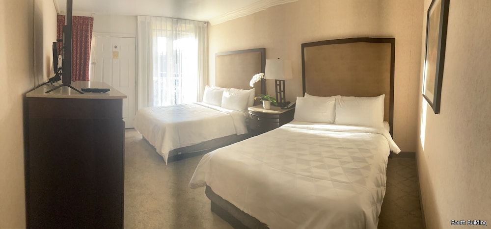 14 West Hotel Standard Room, 2 Full Beds (South Building) 2