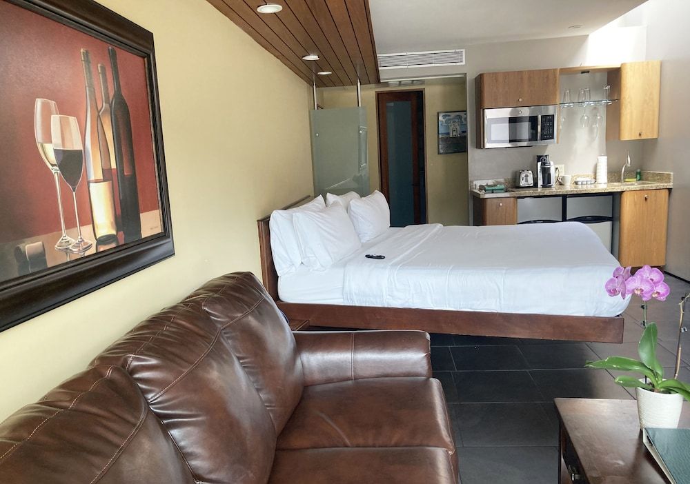 14 West Hotel Deluxe Room, Multiple Beds (North Building) 3