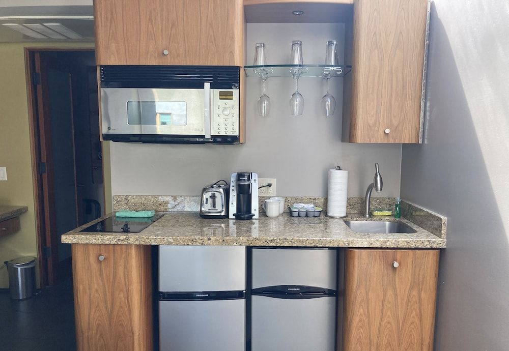 14 West Hotel Deluxe Room, 1 King Bed (North Building) 39