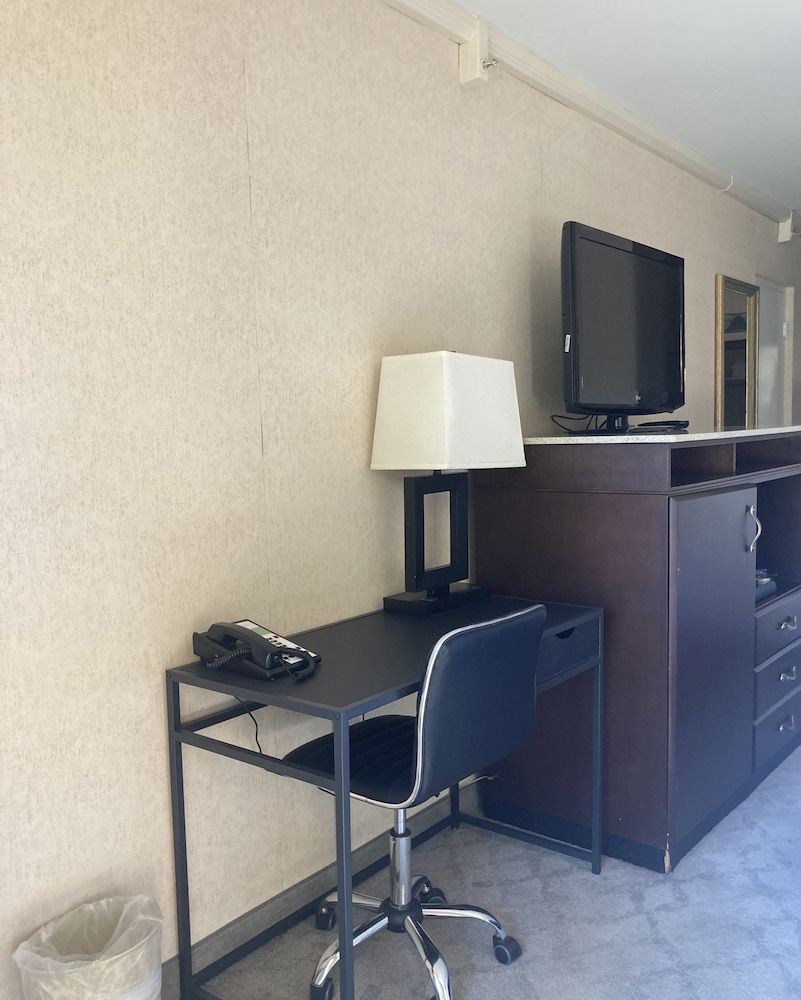 14 West Hotel Standard Room, 2 Full Beds (South Building) 10