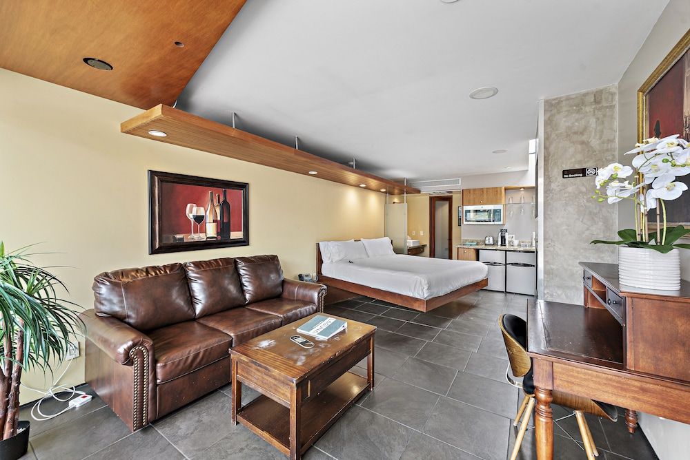 14 West Hotel Deluxe Room, Multiple Beds (North Building) 6