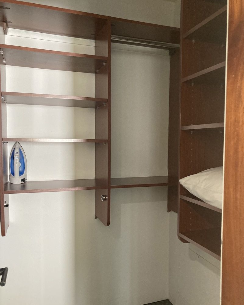 14 West Hotel Deluxe Room, 1 King Bed (North Building) 28