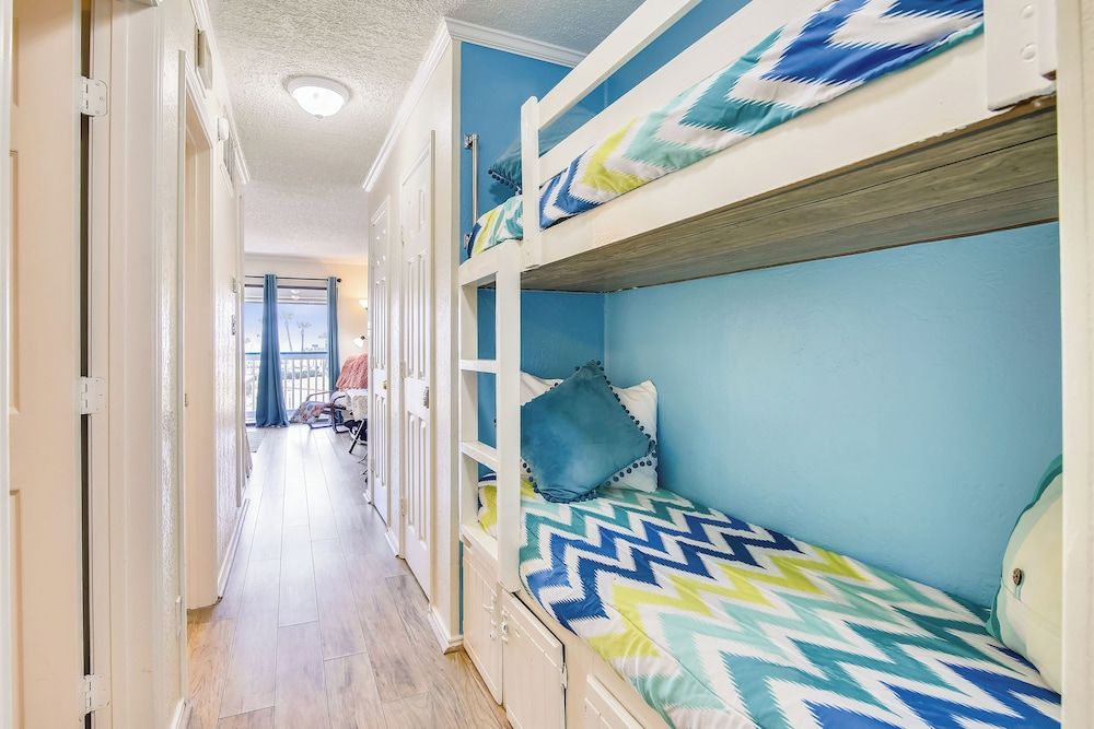 Condo (1 Bedroom)