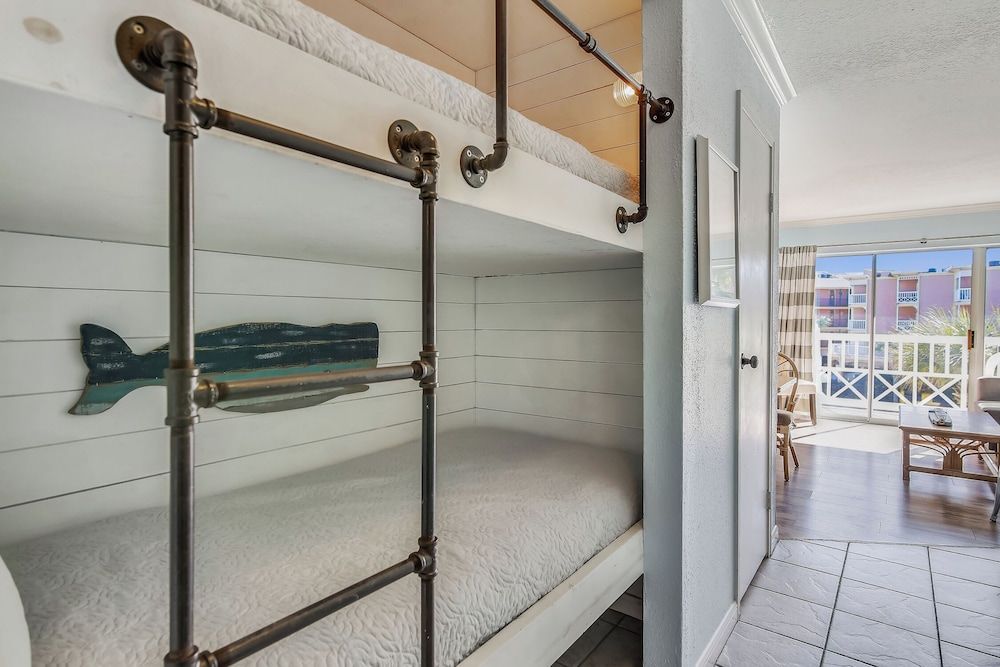 Condo (1 Bedroom)