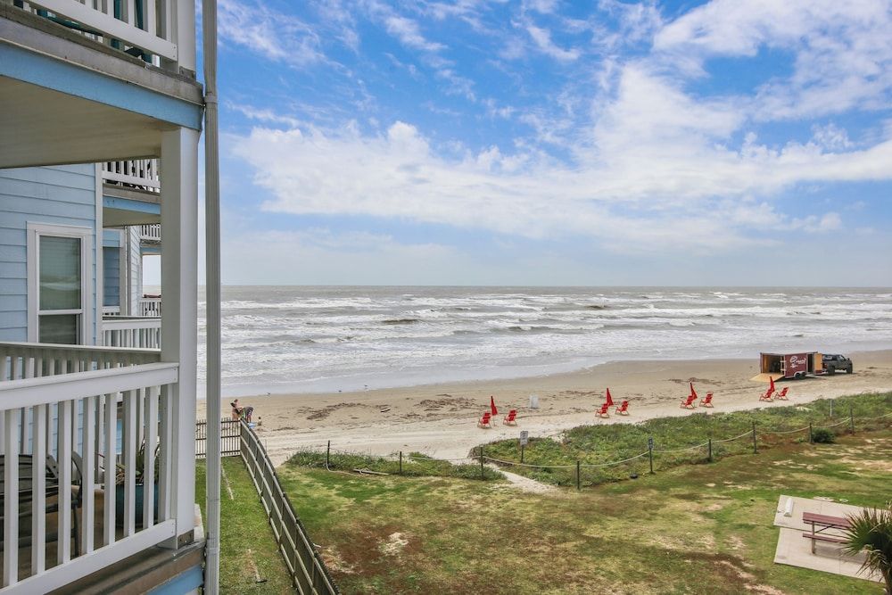 Condo (2 Bedrooms)