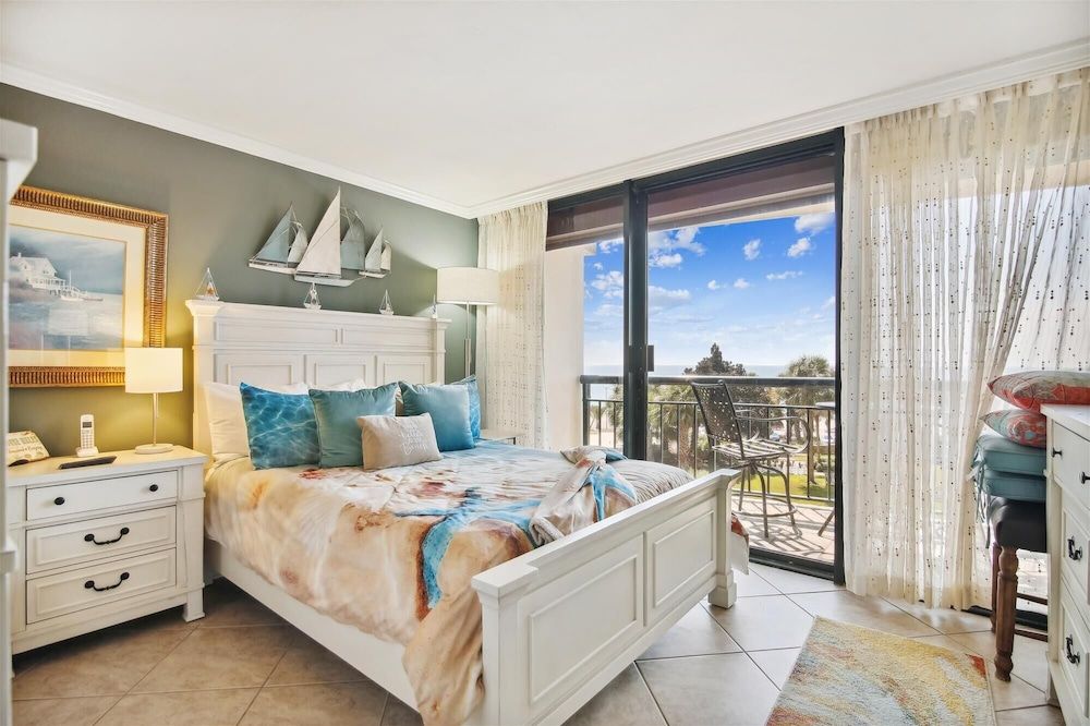 Condo (1 Bedroom)