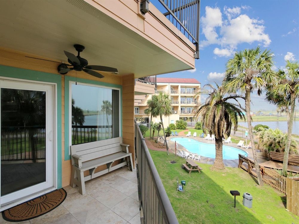 Condo (1 Bedroom)
