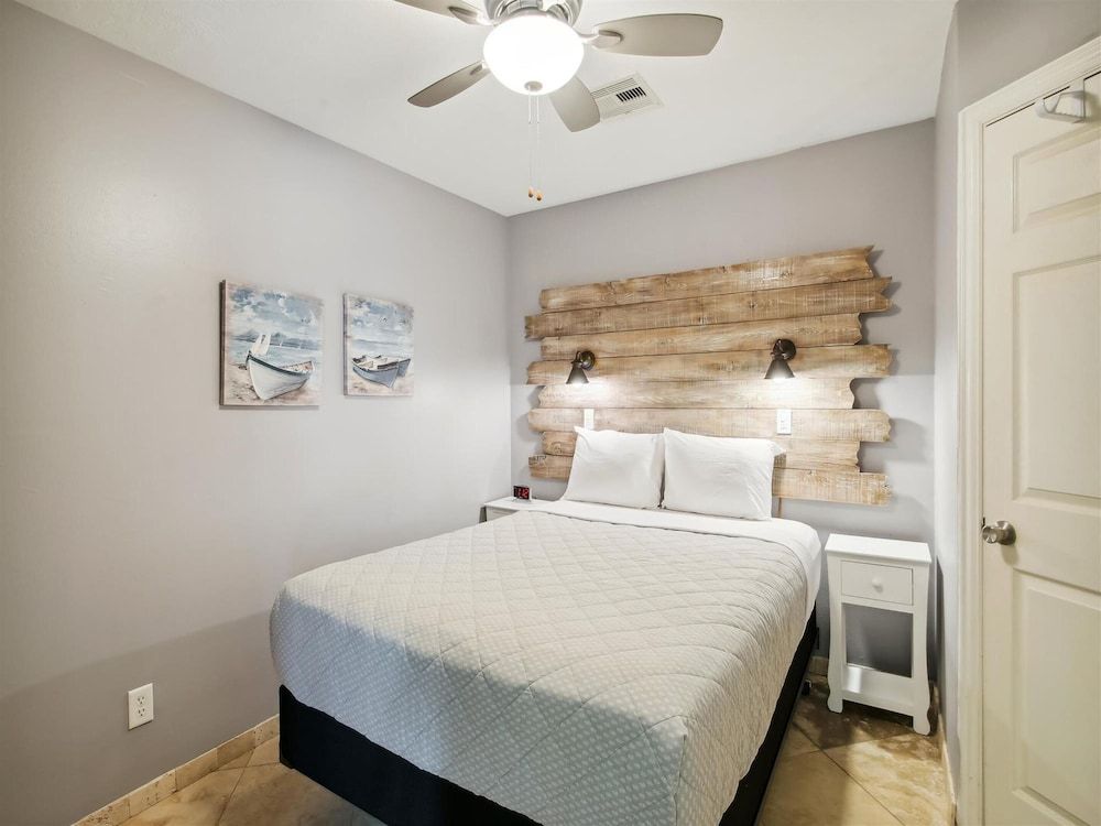 Condo (1 Bedroom)