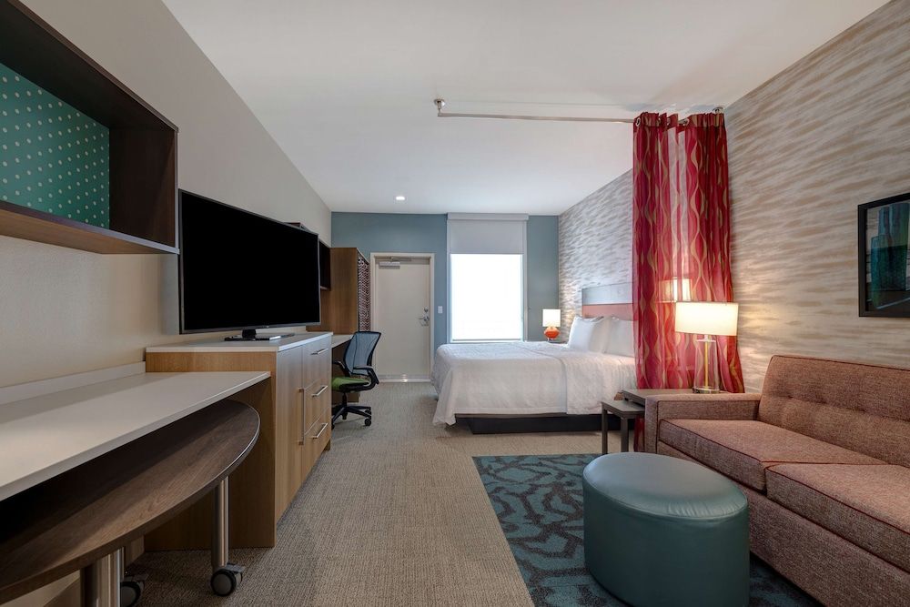 Studio, 1 King Bed, Accessible, Balcony