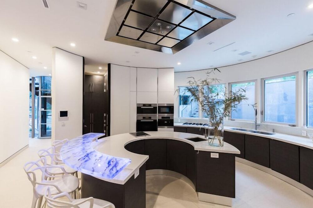 undefined Chantilly Estate 3
