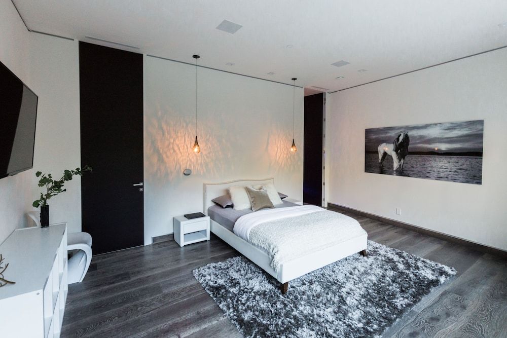 Chantilly Estate Luxury Villa, Multiple Bedrooms, Accessible, Non Smoking