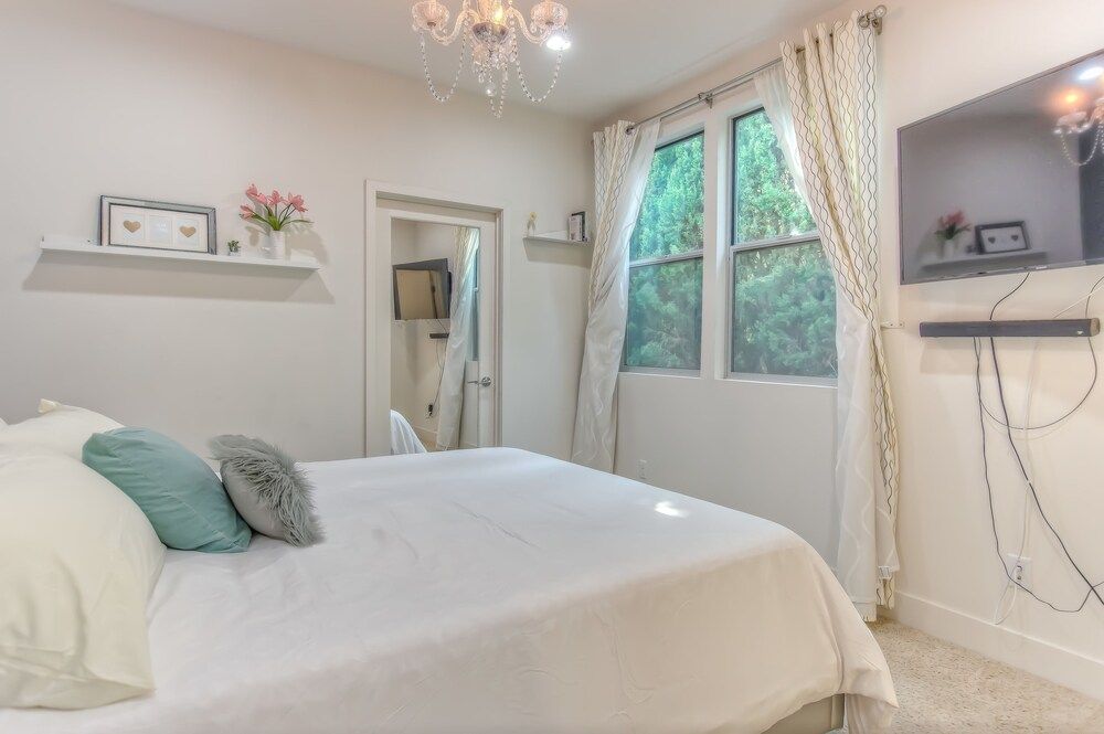 undefined Applewood - Silver Lake 2BD Hollywood 5