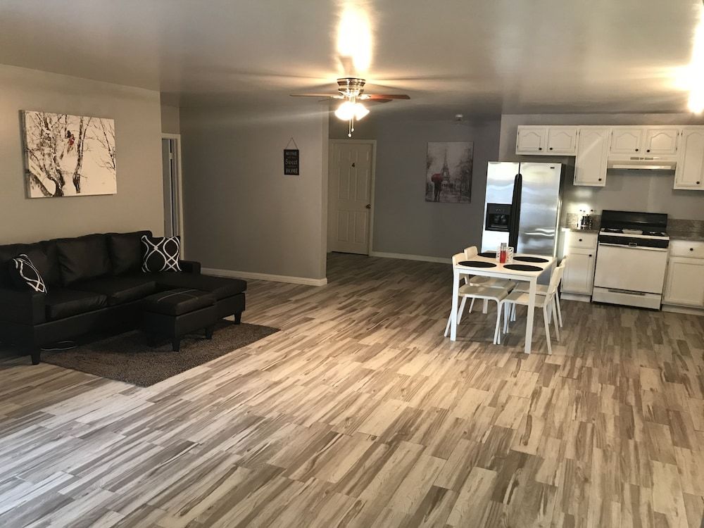 Hollywood Luxury Double bedrooms Comfort House, 2 Double Beds, Non Smoking 18