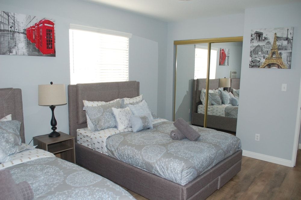 Downtown LA Comfortable Bedrooms Comfort Room, 2 Double Beds 14