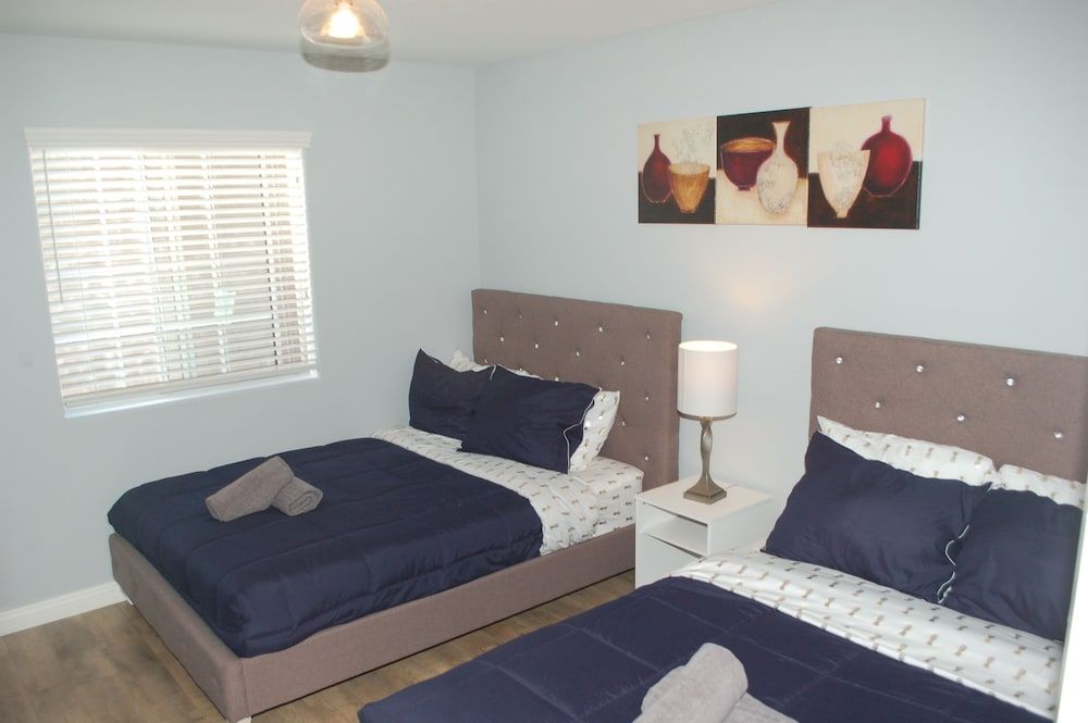 Downtown LA Comfortable Bedrooms Comfort Room, 2 Double Beds 18