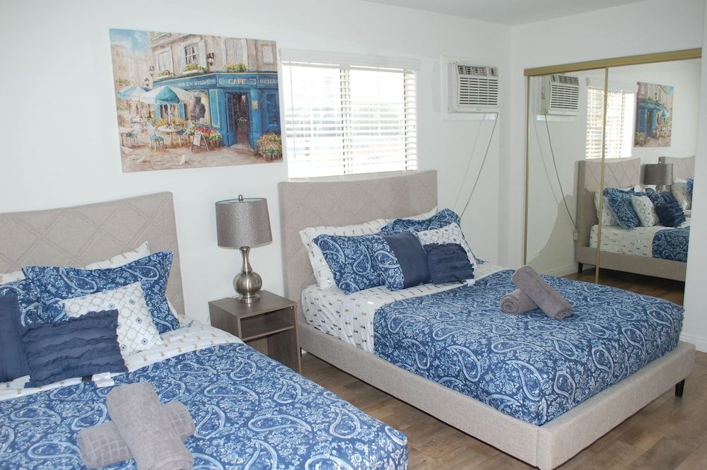 Downtown LA Comfortable Bedrooms Comfort Room, 2 Double Beds 12