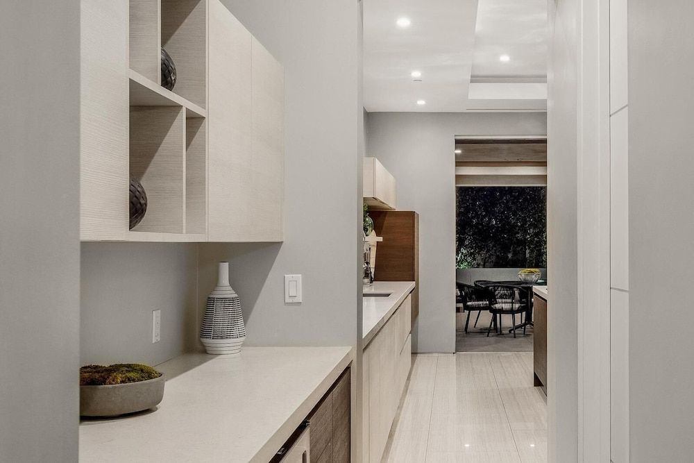 undefined Alfred Villa