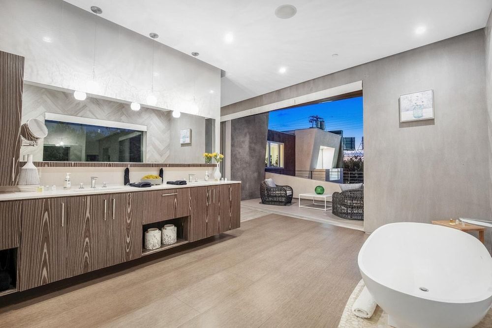 undefined Alfred Villa 6