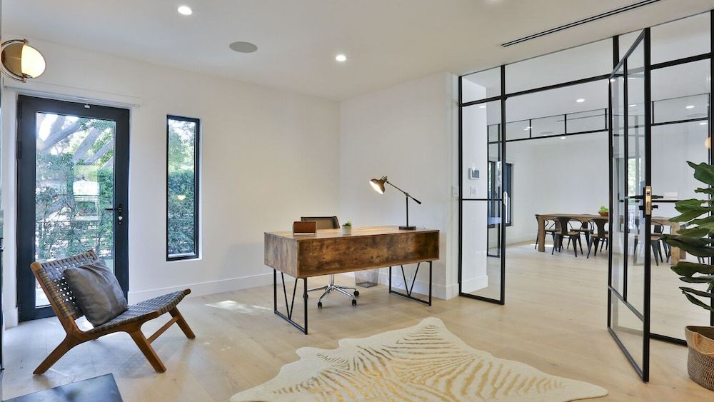 Spacious 5 Bedroom West Hollywood Home with Pool Luxury Villa 14