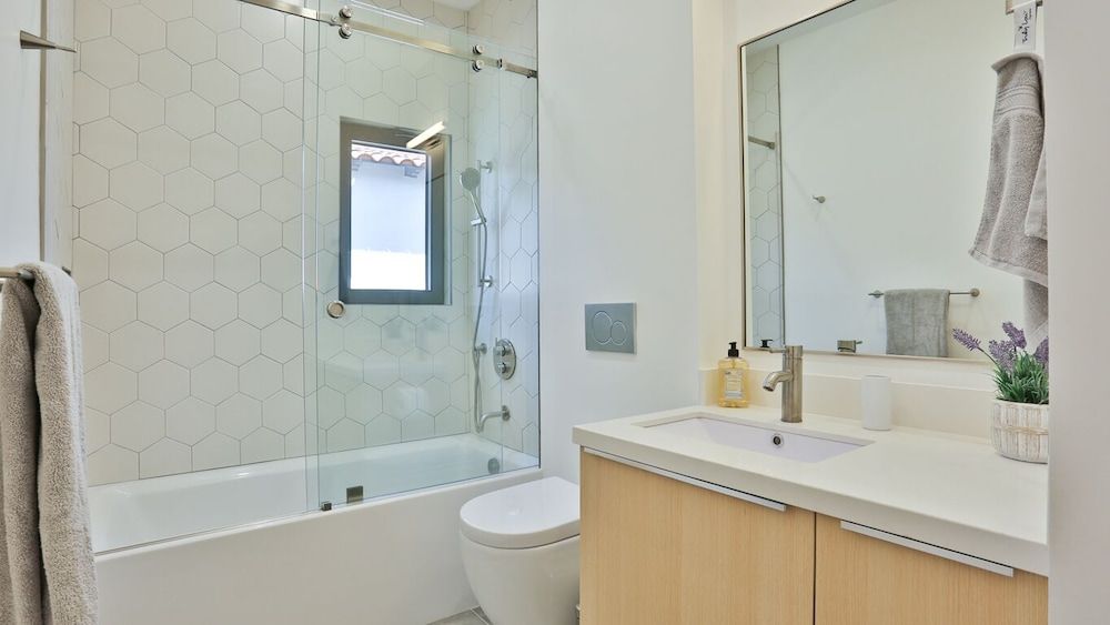 Spacious 5 Bedroom West Hollywood Home with Pool Luxury Villa 6