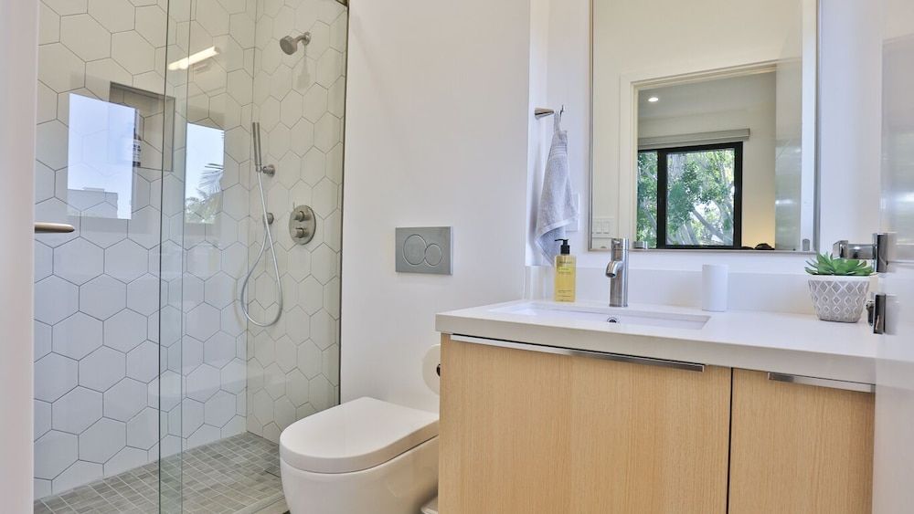 Spacious 5 Bedroom West Hollywood Home with Pool Luxury Villa 9