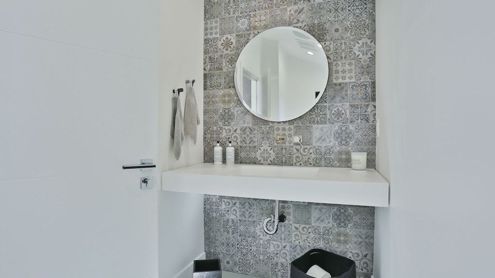 Spacious 5 Bedroom West Hollywood Home with Pool Luxury Villa 8