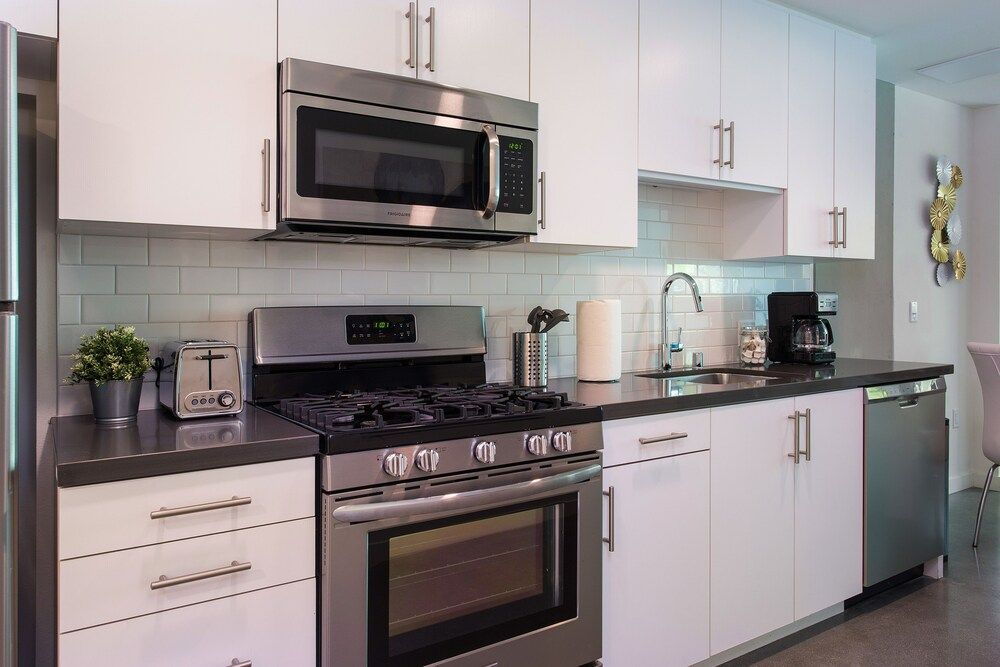 Downtown LA Luxury Two Bedroom Apartment Luxury Apartment, Garden View 10