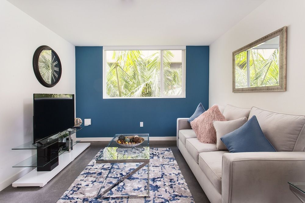 Downtown LA Luxury Two Bedroom Apartment Luxury Apartment, Garden View 14