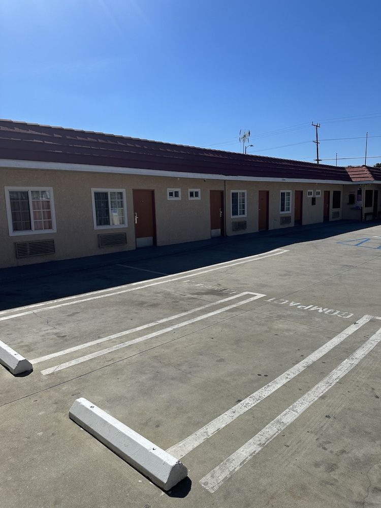 undefined Twenty-First Century Inn 2