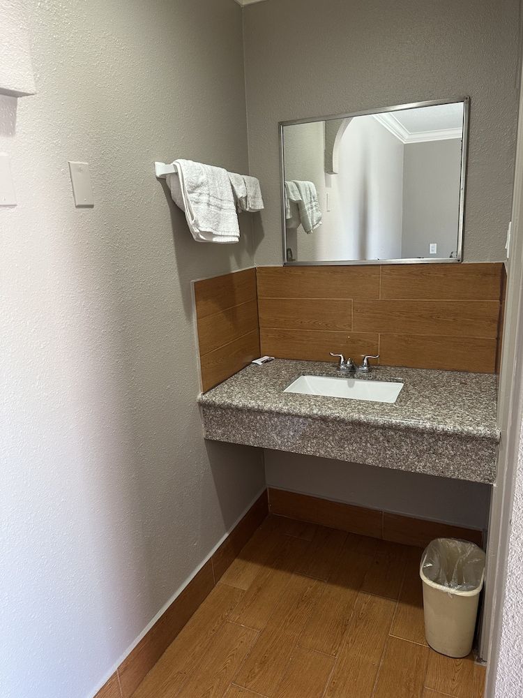 undefined Twenty-First Century Inn 6