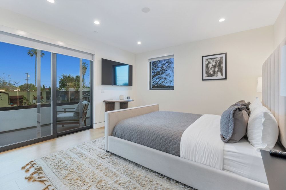 Curson Modern House, Multiple Beds, Pool Access, Pool View (Curson Modern) 4