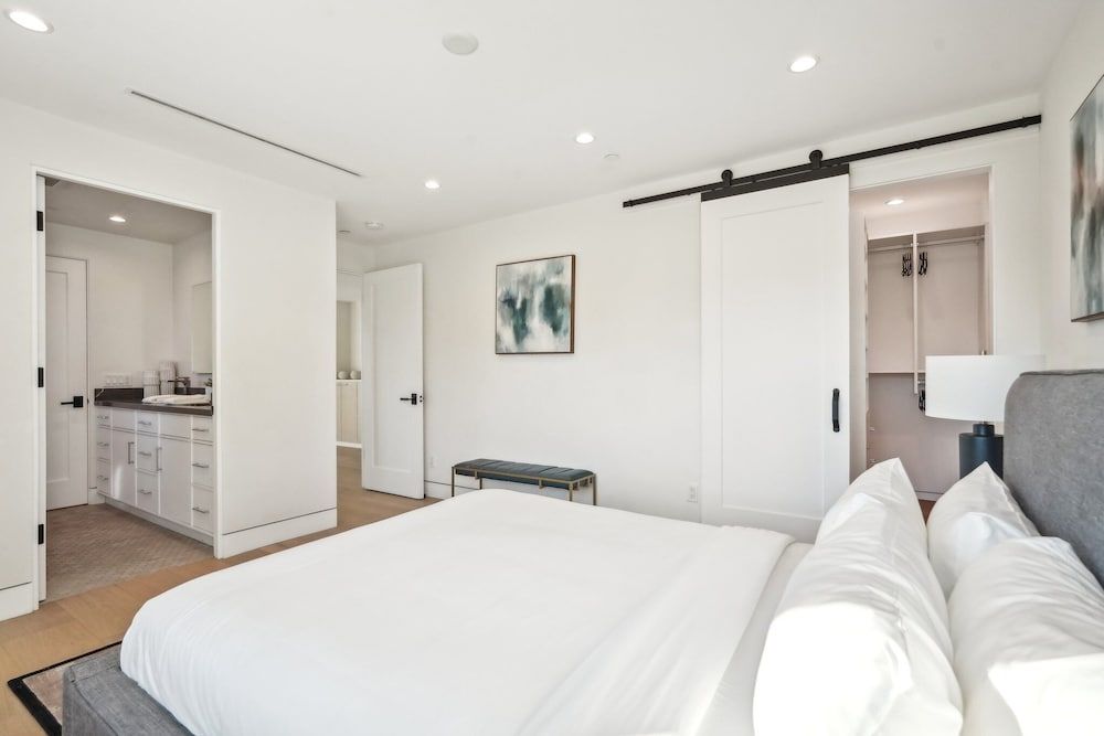 Curson Modern House, Multiple Beds, Pool Access, Pool View (Curson Modern) 7