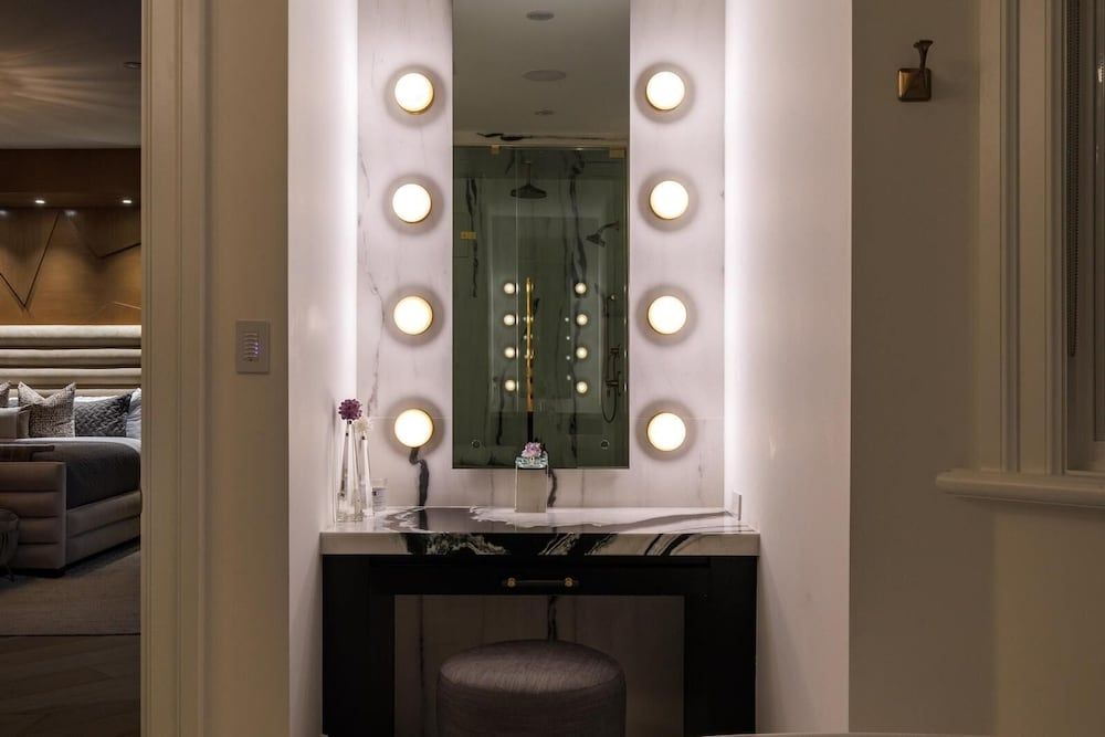 Gardner Modern Villa, Multiple Beds, Private Pool, Pool View 19