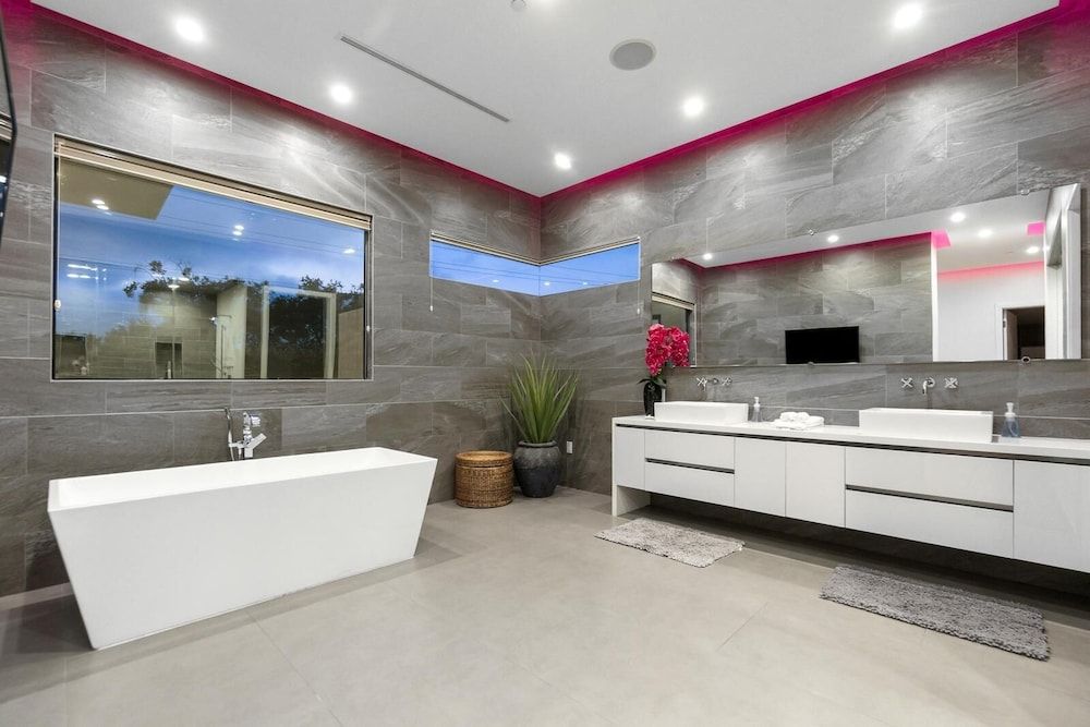 Orlando Estate Luxury House, Multiple Beds, Private Pool, Pool View 5