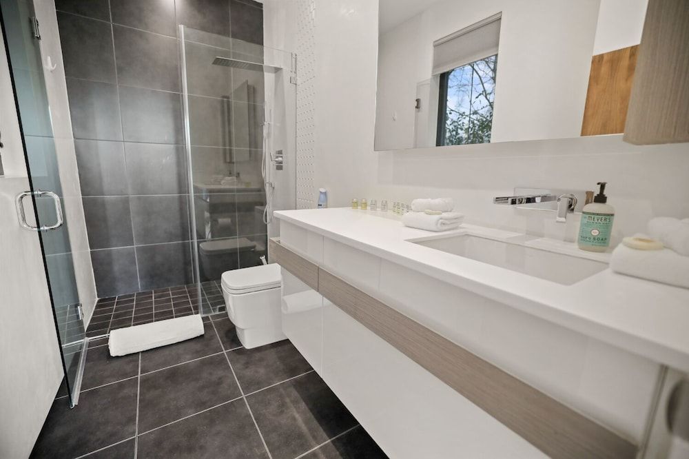 Crescent Heights Villa, Multiple Beds, Private Pool, Pool View 8