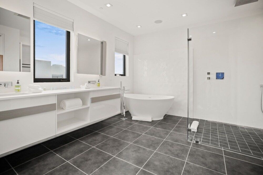 Crescent Heights Villa, Multiple Beds, Private Pool, Pool View 9