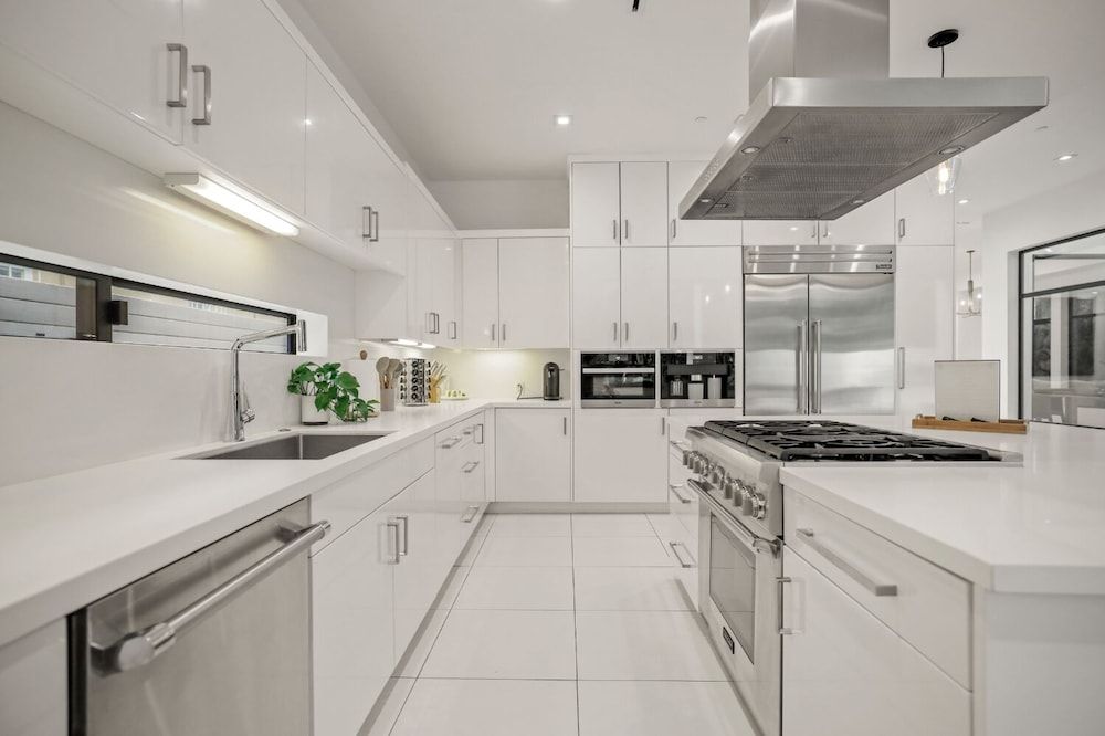 undefined Crescent Heights 2