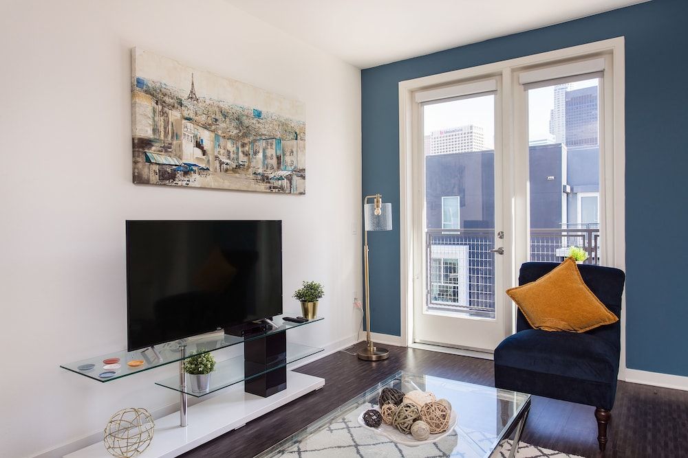 New Downtown LA Luxury Jr. Penthouse Luxury Apartment, Multiple Beds, Accessible, City View 7