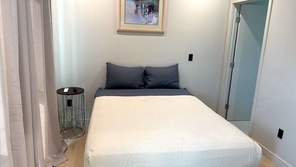 StaysPro - Cityscape Luxury Rental Homes in the Heart of Los Angeles Standard Apartment, 3 Bedrooms 6
