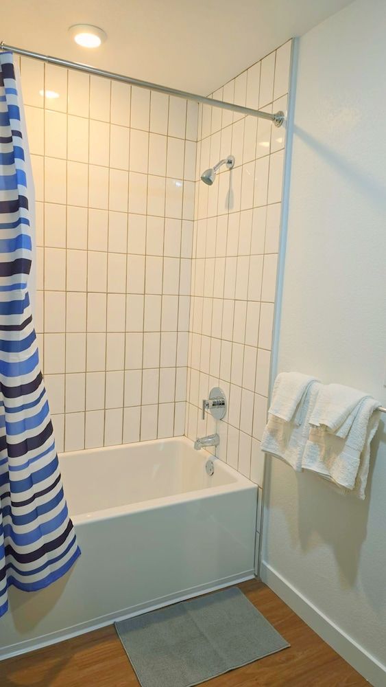 StaysPro - Cityscape Luxury Rental Homes in the Heart of Los Angeles Classic Apartment, 2 Bedrooms 3