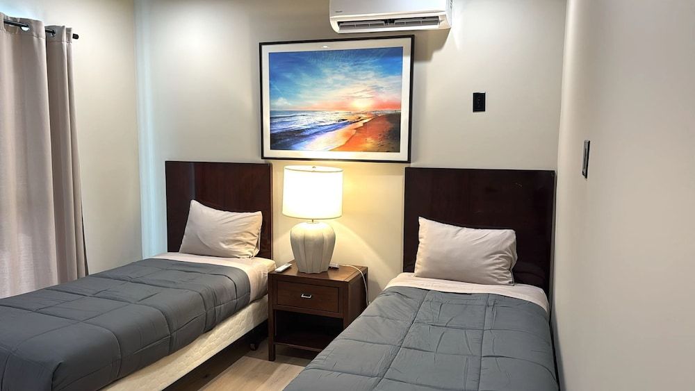 StaysPro - Cityscape Luxury Rental Homes in the Heart of Los Angeles Standard Apartment, 3 Bedrooms 2